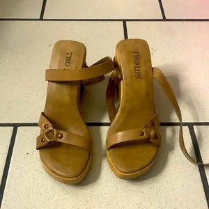 Two lips natural sandals only worn 1 time size 6